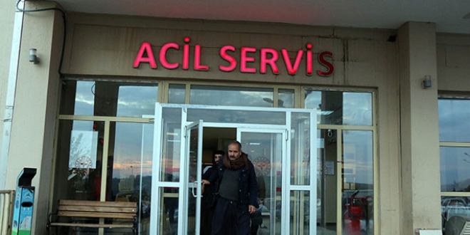 Şanlıurfa'da servis minibüsü devrildi: 8 öğretmen yaralı