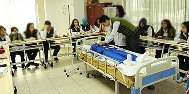 Hemşire ebe yardımcıları 2019/7 KPSS'ye başvurabilecek mi?