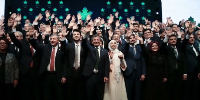 Ahmet Davutoğlu eski sistemi vadetti