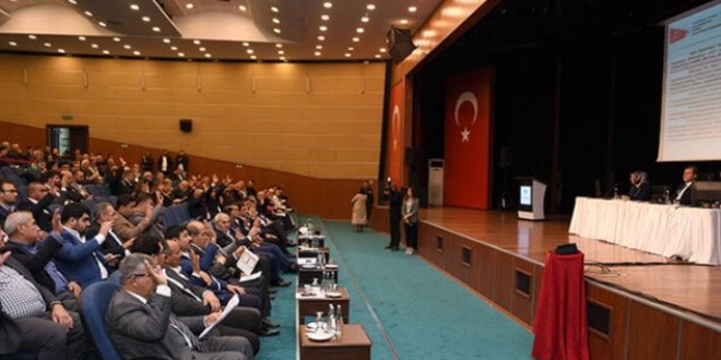 'Ücretsiz sağlık ürünü dağıtımı' Meclis'te tartışmaya yol açtı