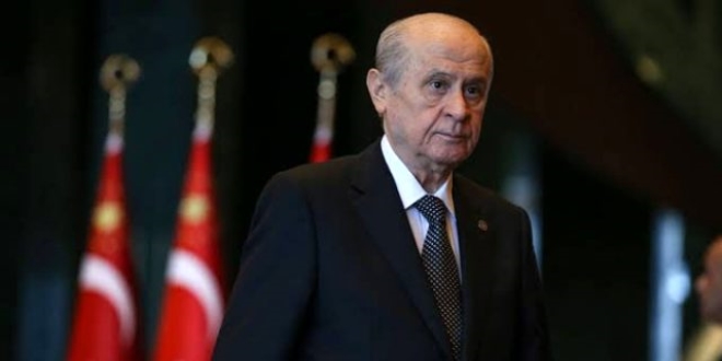 Akademisyen kardeşler, Bahçeli'nin liderliğini yazdı