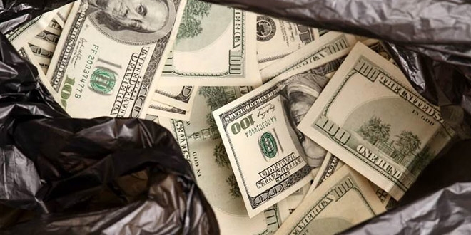 70 bin doları çöpe attı, saatlerce çöp aradı
