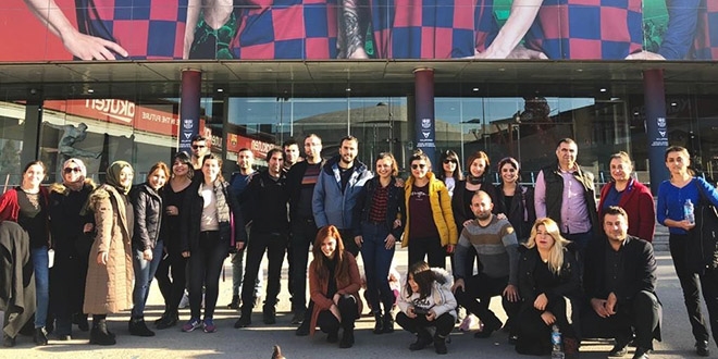 Vali sözünü tuttu, 24 öğretmen Barcelona'yı gezdi