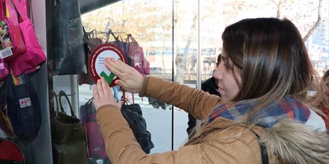 Üniversite öğrencilerinden 'Türkçe' tabela duyarlılığı