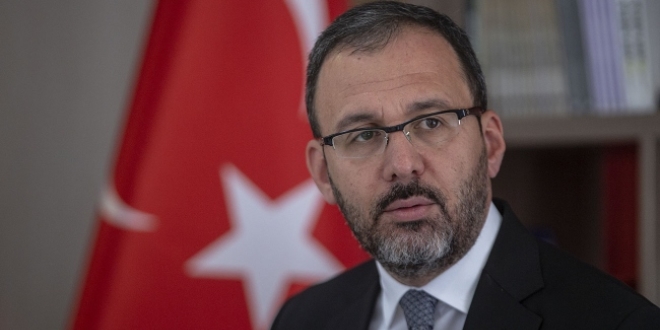 Bakan Kasapoğlu'ndan 'İstiklal Marşı' tepkisi
