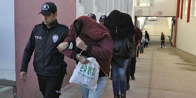 2'si kadın otobüs şoförü, 48 zanlı adliyeye sevk edildi