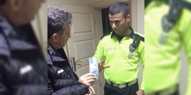 Polisler bulduğu 10 bin lirayı sahibine teslim etti