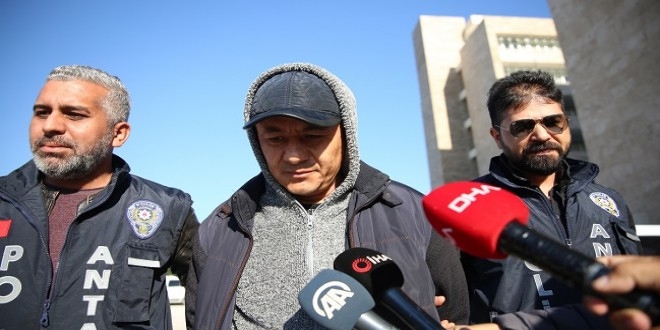 Banka şubesine silahla giren zanlı tutuklandı