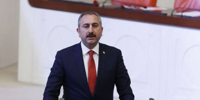 Bakan Gül: Yürütme yargının yetkisine karışamaz