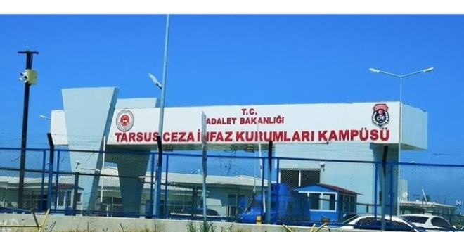 Tarsus'ta cezaevinde yangın: 24 kişi hastanelik oldu