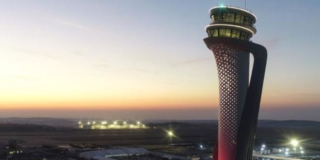 Havalimanı'nda sahte evrakla Fransa'ya gitmek isteyen 34 kişi yakalandı