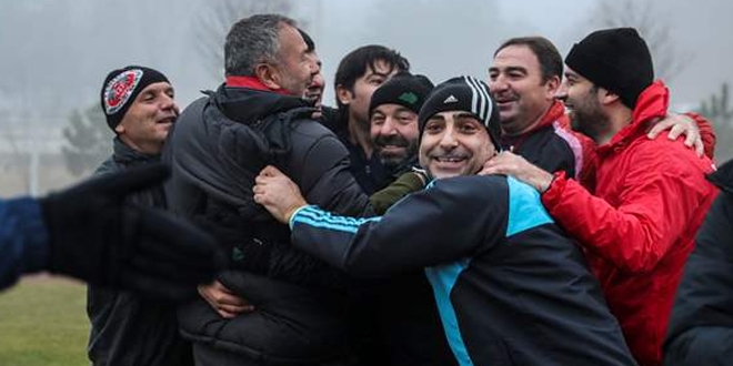 Meclis'te rekabet, sahada dayanışma