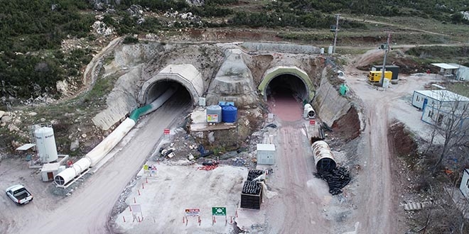Ege'nin dev projesi 'Honaz Tüneli'nde sona yaklaşıldı