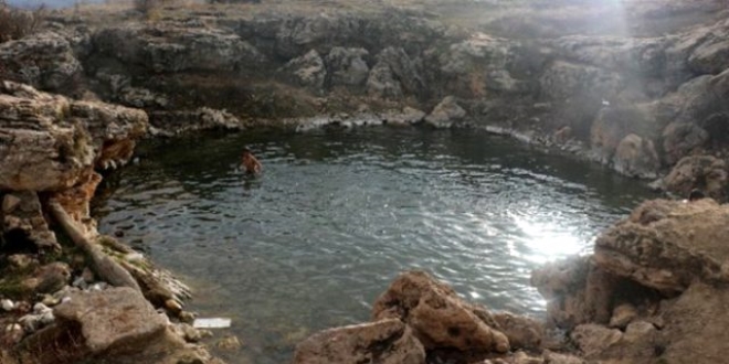 Sivas'taki 'Uyuz Gölü' uyuz hastalığına iyi geliyor