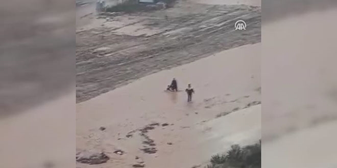 Adana'da 10 yaşındaki çocuk sele kapıldı