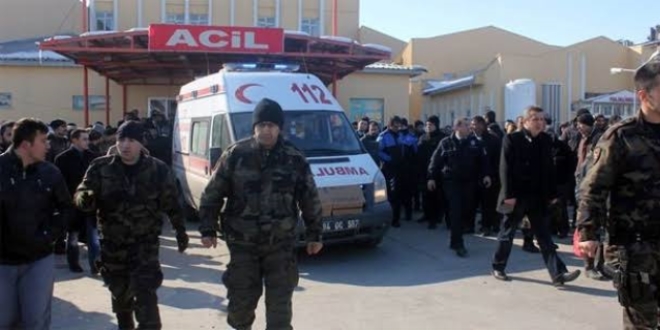 Ağrı'da özel harekat polisi şehit oldu