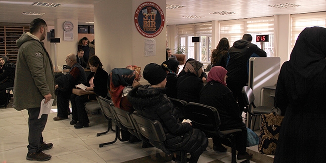 Gümüşhane'de vatandaşların kimlik yenileme telaşı