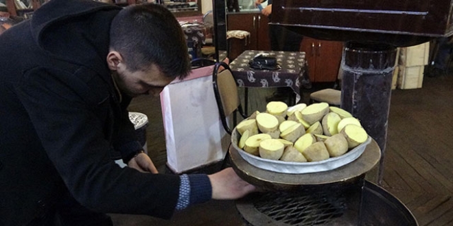 Uzun kış gecelerinin vazgeçilmezi, közde patates