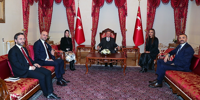 Erdoğan, Hande Yener ve Demet Akalın'ı kabul etti