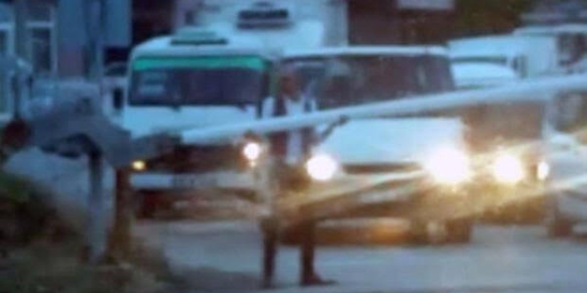 Hemzemin geçitteki bariyeri söken sürücüye ceza