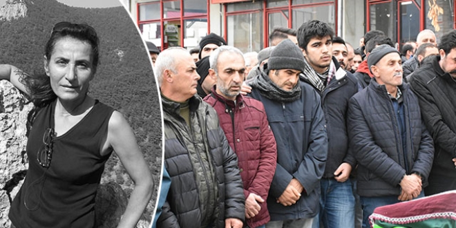 İzmir'de öldürülen doktorun eşi, Sivas'ta toprağa verildi