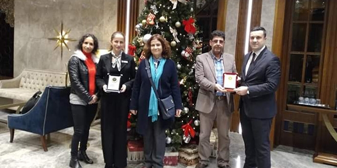Öğrenciler dileklerini ağaca astı, otel müşterileri gerçekleştirildi