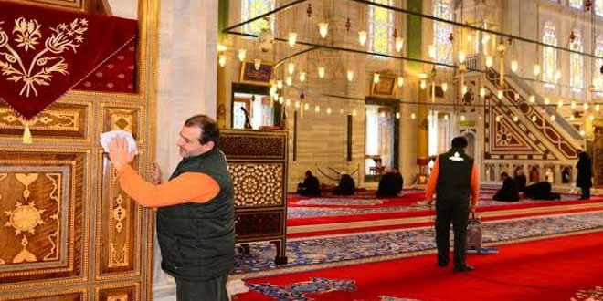 İBB: Camilere destek kesilmedi