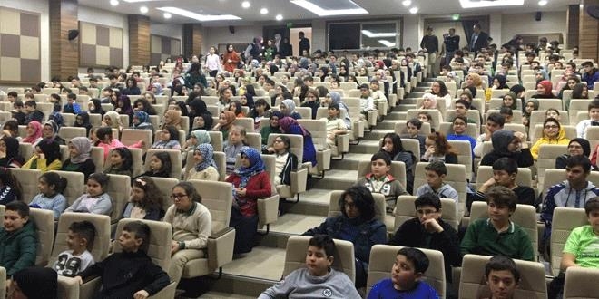 Uluslararası Öğrenciler Liselilerle Buluşuyor!