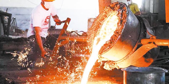 Faaliyet yavaşladı, üretim düştü