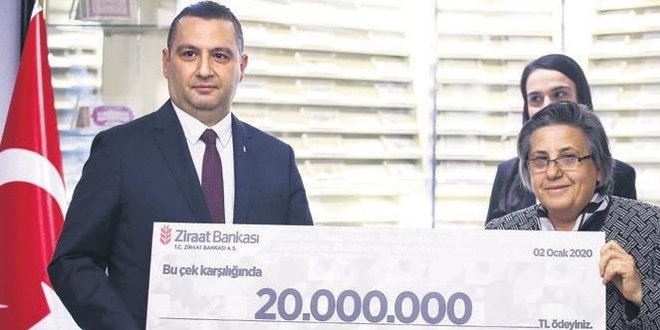 Milli Piyango'nun yılbaşı özel çekilişinde talih kuşu işçilere kondu