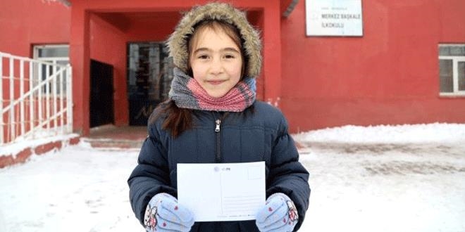 Başkale'de öğrencilerden mektup kardeşliği