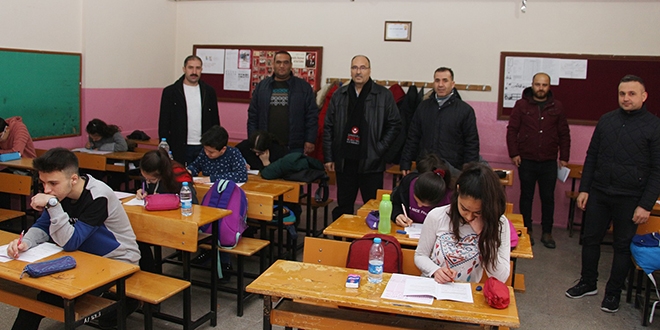 500 öğrenci deneme sınavında ter döktü