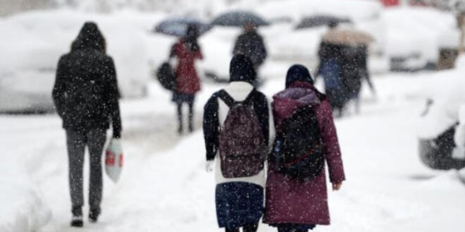 Sivas ve Adıyaman'da eğitime kar engeli