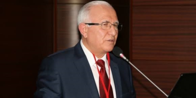 'Öğretmeni, öğrencinin ayağının altına verdik'
