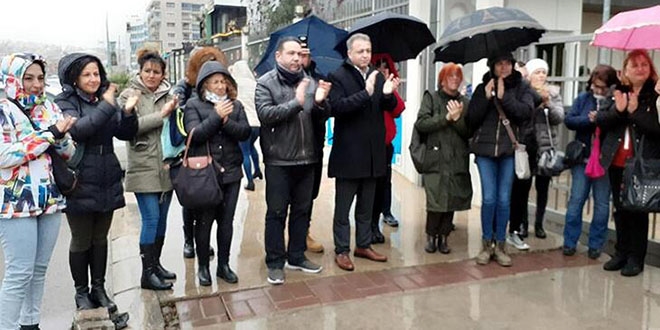 Velilerden 'öğretmen maaşları ödensin' çağrısı