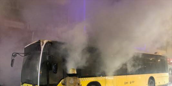 Kadıköy'de İETT otobüsünde yangın çıktı