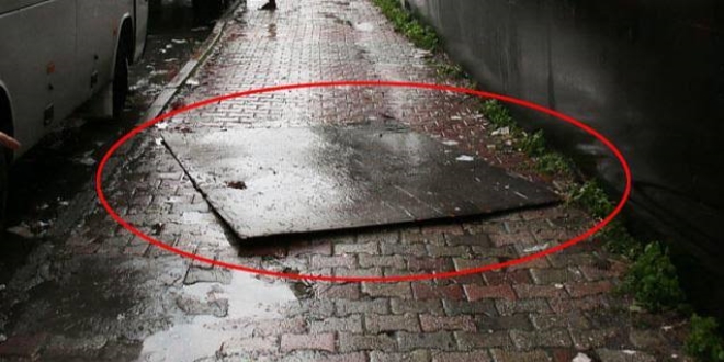 İstanbul'daki fırtına ölüm getirdi