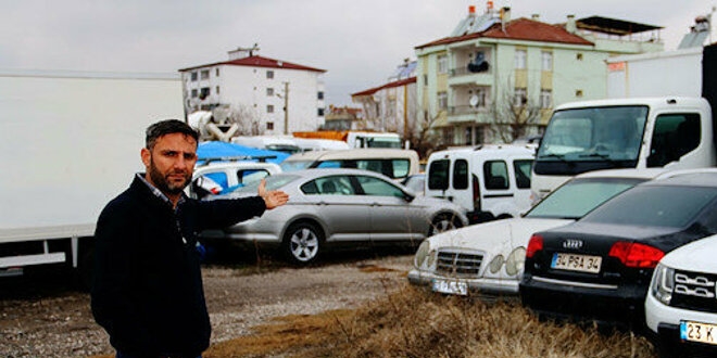 10 yıldır parkta tutulan araçlar çürüyor!