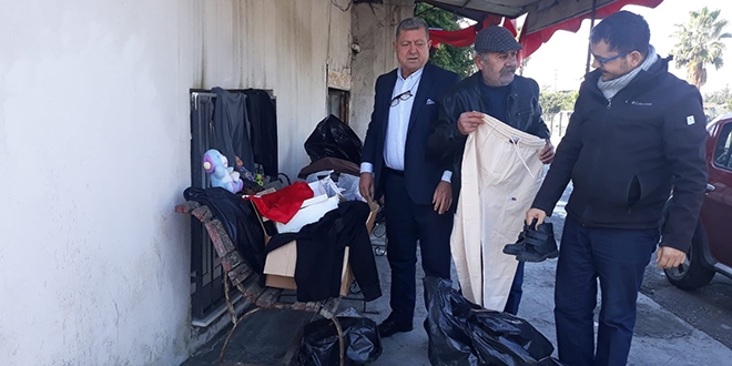 Muhtar, zenginden aldı, fakire verdi