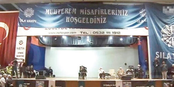 Atatürk posterinin üzerinin kapatılmasına soruşturma