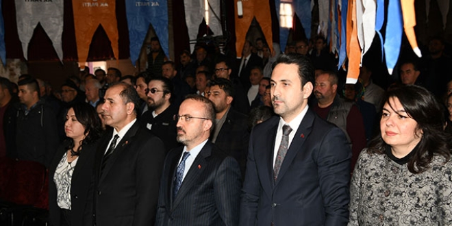 Bülent Turan: 100 belediye başkanı AK Parti'ye geçecek