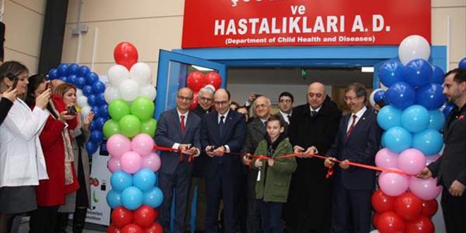 Depremde zarar görmüştü, yeniden hasta kabulüne başladı