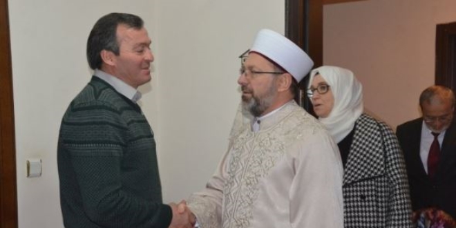 Ali Erbaş'tan Ceren Özdemir'in ailesine taziye ziyareti