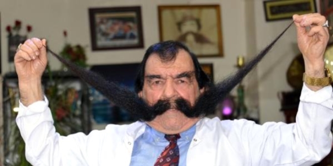 60 yıldır bıyıklarını kesmiyor