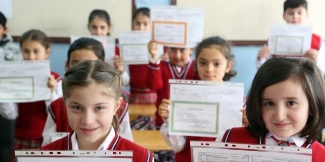 Zayıf karneye 'aşırı olumsuz tepki vermeyin' uyarısı