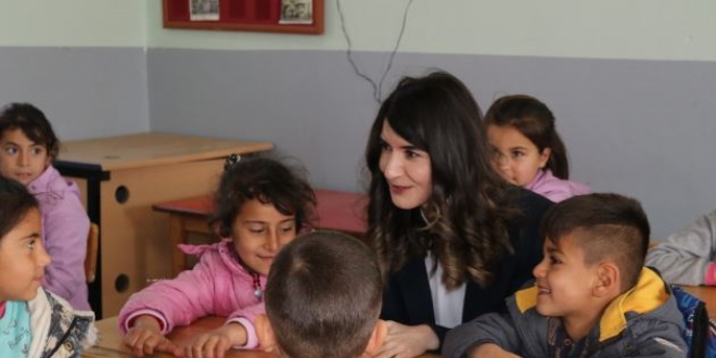 Savcı abla 1300 çocuğu kitapla buluşturdu