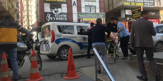 Öldürdüğü kadını kanepenin altına sakladı