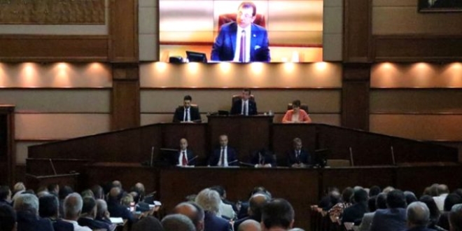 İBB'nin cemevleri kararı iki partinin oylarıyla reddedildi