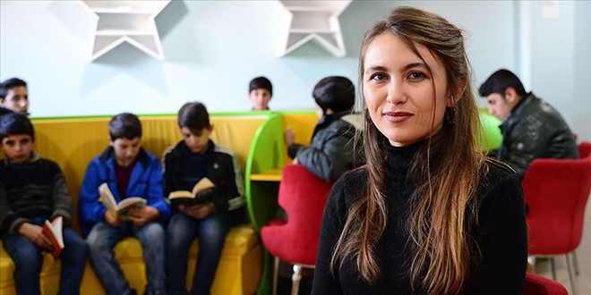 Meryem öğretmen öğrencilerine 'annelik' yapıyor