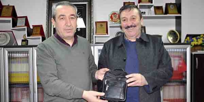 Bulduğu 20 bin TL'yi hiç düşünmeden sahibine ulaştırdı